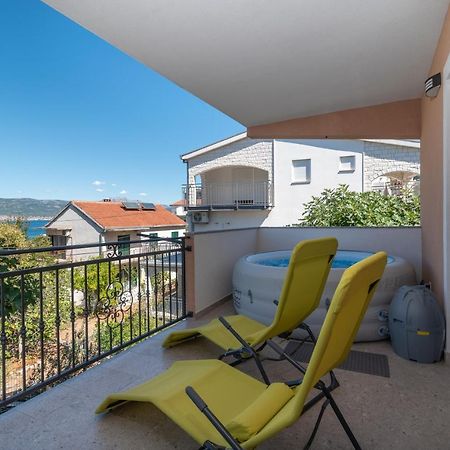 Apartment Gagula With Jacuzzi Trogir Ngoại thất bức ảnh