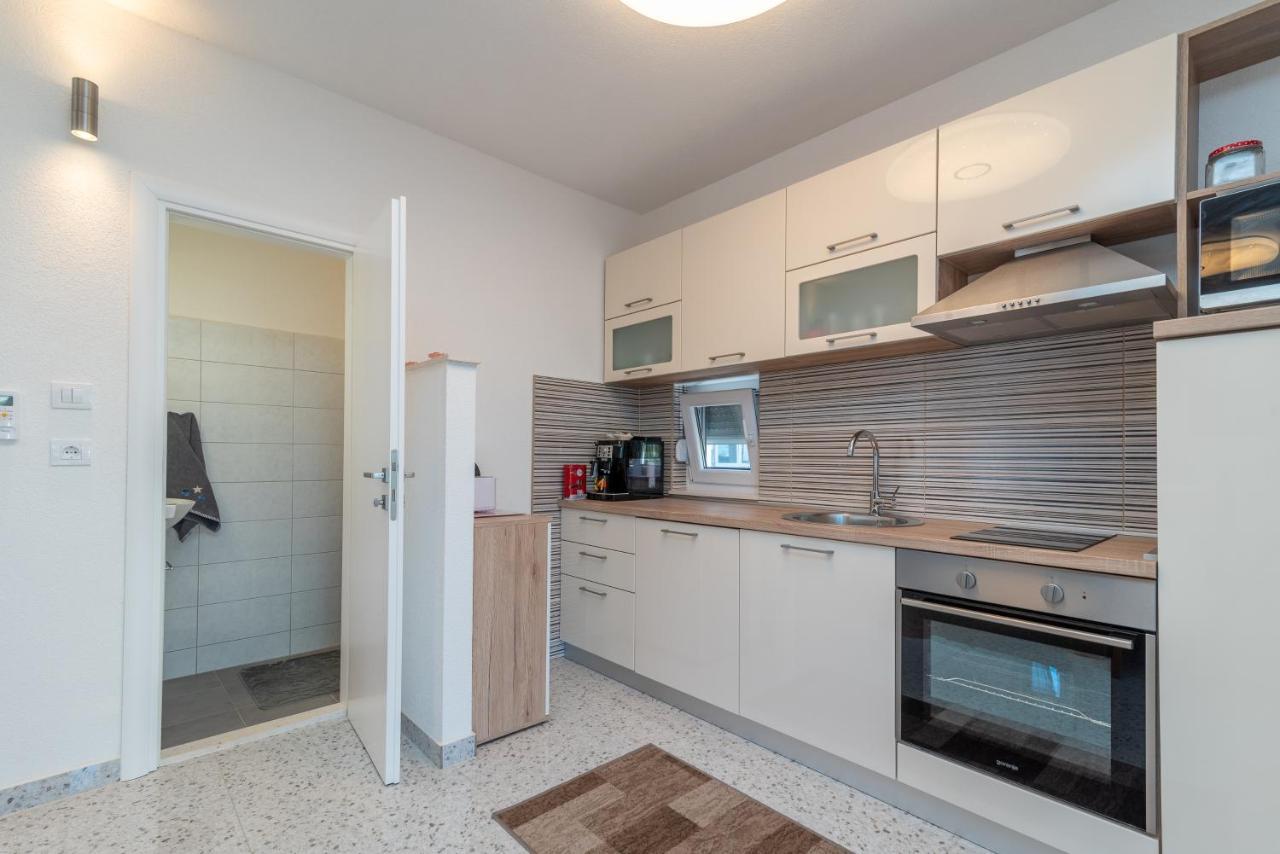 Apartment Gagula With Jacuzzi Trogir Ngoại thất bức ảnh