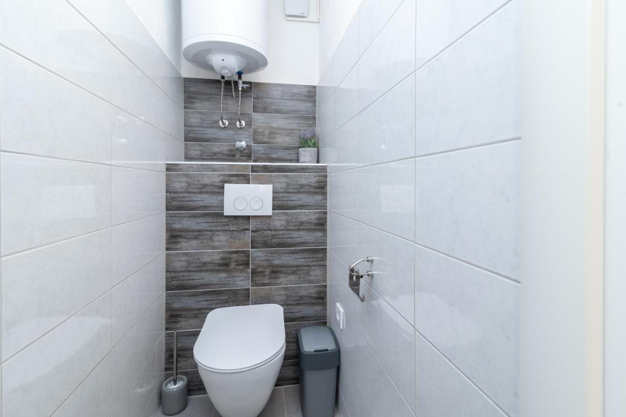 Apartment Gagula With Jacuzzi Trogir Ngoại thất bức ảnh