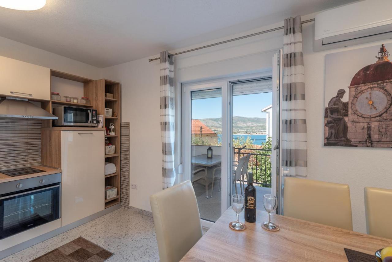 Apartment Gagula With Jacuzzi Trogir Ngoại thất bức ảnh