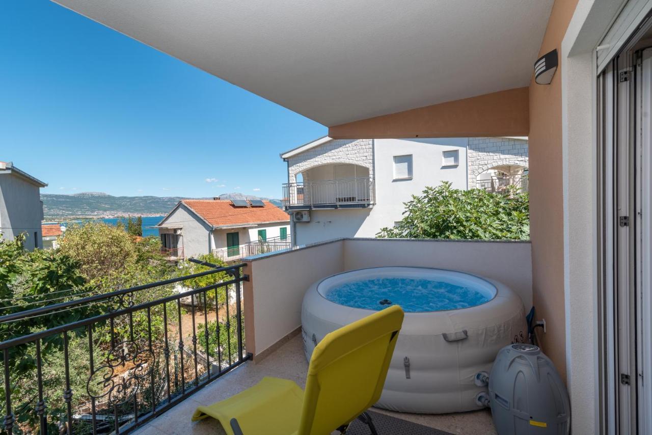 Apartment Gagula With Jacuzzi Trogir Ngoại thất bức ảnh