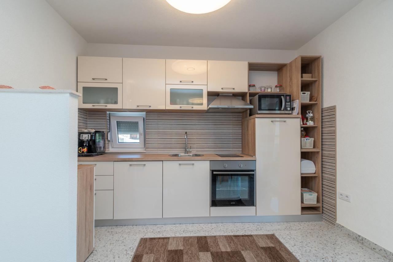 Apartment Gagula With Jacuzzi Trogir Ngoại thất bức ảnh