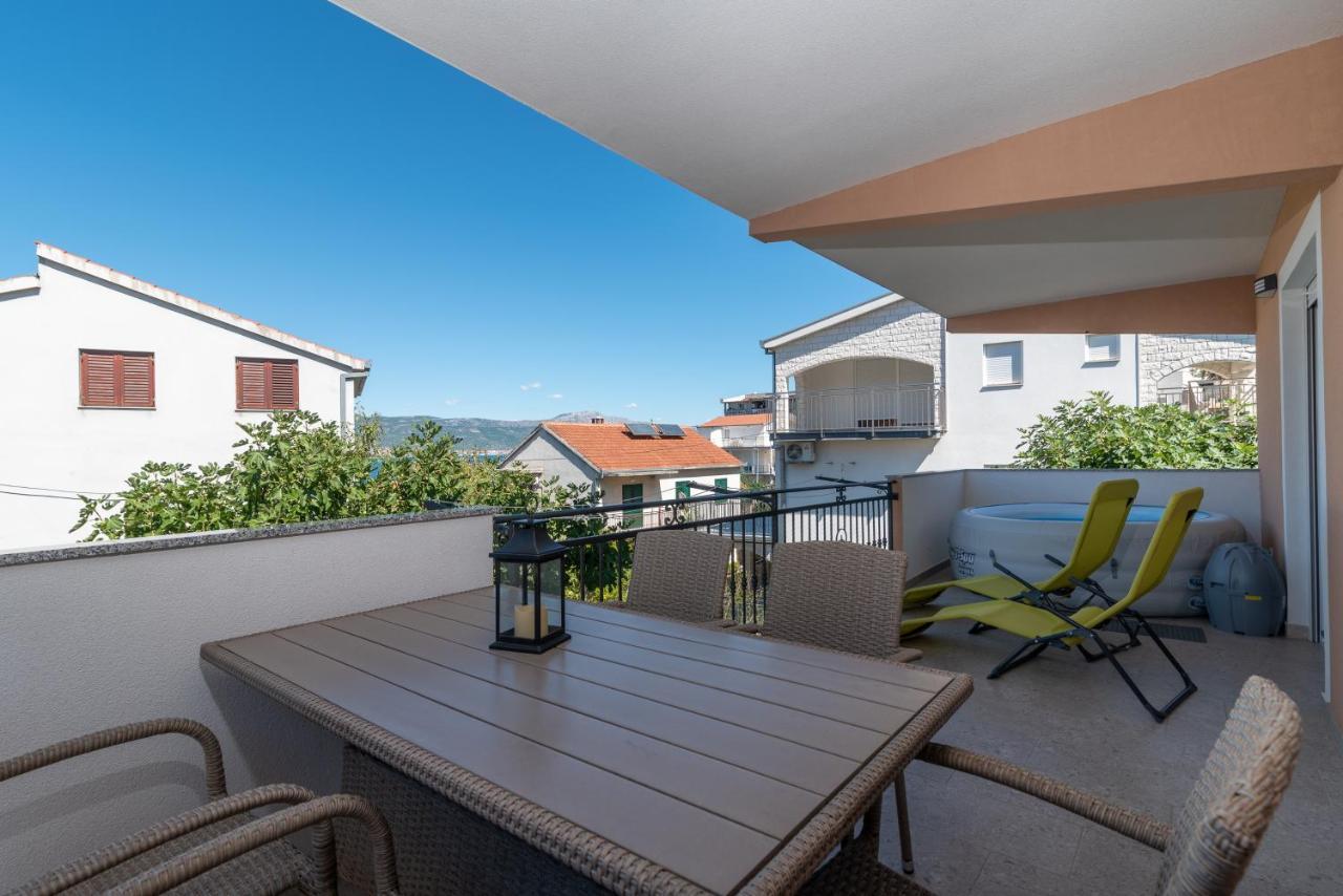 Apartment Gagula With Jacuzzi Trogir Ngoại thất bức ảnh
